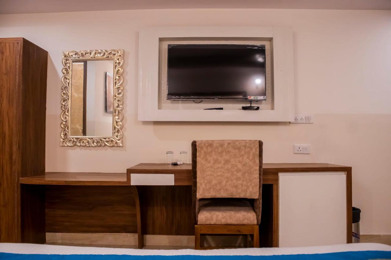 Hotel Airport City Delhi International Airport New Delhi Exterior photo